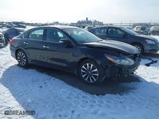 2017 Nissan Altima 2.5 SR with VIN 1N4AL3AP9HC470004, listed as a IAAI auction lot 41564947 with 118,219 mi miles. Bid and sale history available at carsss.com. Image 14.