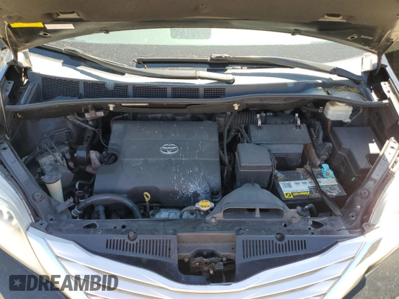 2013 Toyota Sienna XLE with VIN 5TDDK3DC4DS052588, listed as a Copart auction lot 54861335 with 122,966 mi miles and Clean title. Bid and sale history available at DreamBid. Image 12.