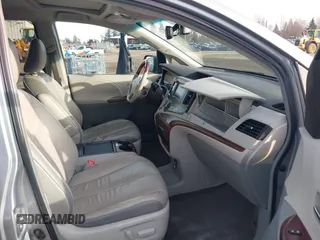 2011 Toyota Sienna XLE with VIN 5TDDK3DC9BS019003, listed as a IAAI auction lot 41359834 with 1 mi miles. Bid and sale history available at carsss.com. Image 5.