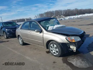 2008 Kia Spectra SX with VIN KNAFE121385500379, listed as a IAAI auction lot 41368598 with 1 mi miles. Bid and sale history available at carsss.com. Image 1.