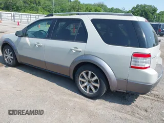 2008 Ford Taurus X SEL с VIN 1FMDK05W28GA04283, выставлен на аукционе IAAI как лот 42478636 с пробегом 133 940 миль миль и . История ставок и продаж доступна на DreamBid. Изображение 3.