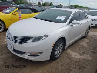 2015 Lincoln MKZ with VIN 3LN6L2G97FR616137, listed as a IAAI auction lot 41920939 with 180,004 mi miles. Bid and sale history available at carsss.com. Image 2.