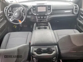 2024 Ram 2500 Big Horn z VIN 3C6UR5DL5RG233994, wystawiony jako Copart lot #59522945 z przebiegiem 21 239 mil mil oraz Szkoda całkowita • Salvage title. Historia ofert i sprzedaży dostępna na DreamBid. Obrazek 8.