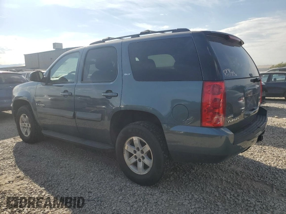 2008 GMC Yukon SLE w/3SB with VIN 1GKFK13038J229319, listed as a Copart auction lot 70972564 with 159,616 mi miles and Salvage Title. Bid and sale history available at carsss.com. Image 2.