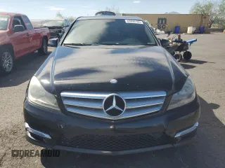 2013 Mercedes-Benz C 250 Sport с VIN WDDGF4HB9DA742932, выставлен на аукционе Copart как лот 63930105 с пробегом 177 550 миль миль и Чистый • Clean title. История ставок и продаж доступна на DreamBid. Изображение 5.