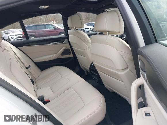2021 BMW 5 Series M550i xDrive z VIN WBA13BK09MCF05866, wystawiony jako IAAI lot #41574859 z przebiegiem 37 822 mil mil oraz . Historia ofert i sprzedaży dostępna na DreamBid. Obrazek 8.