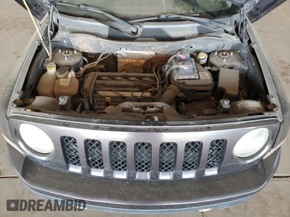 2014 Jeep Patriot Sport z VIN 1C4NJPBB4ED737308, wystawiony jako Copart lot #60673075 z przebiegiem 293 926 mil mil oraz Czysty tytuł • Clean title. Historia ofert i sprzedaży dostępna na DreamBid. Obrazek 11.