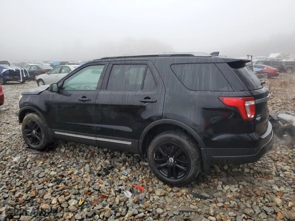 2018 Ford Explorer XLT with VIN 1FM5K8DH7JGC59605, listed as a Copart auction lot 77468614 with 60,136 mi miles and Salvage Title. Bid and sale history available at carsss.com. Image 2.