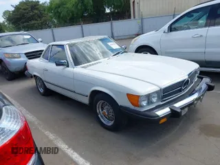1982 Mercedes-Benz 380 with VIN WDBBA45A1CB015578, listed as a IAAI auction lot 42062020 with 42,746 mi miles. Bid and sale history available at carsss.com. Image 1.