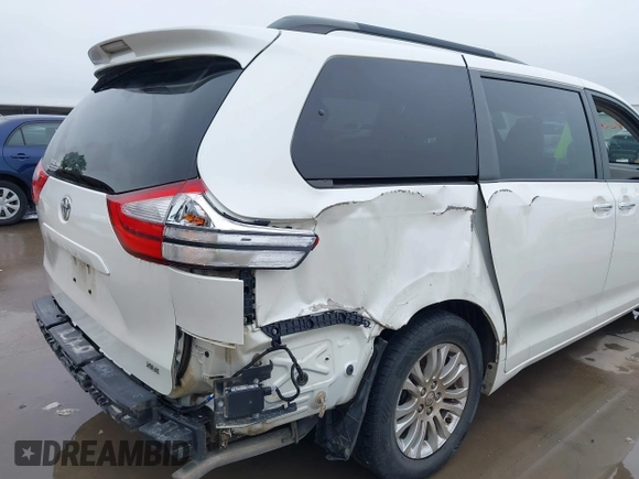 2017 Toyota Sienna XLE Auto Access Seat z VIN 5TDYZ3DC2HS846346, wystawiony jako IAAI lot #42126507 z przebiegiem 223 462 mil mil oraz . Historia ofert i sprzedaży dostępna na DreamBid. Obrazek 6.