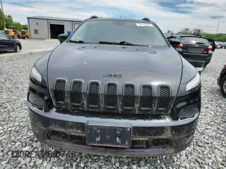 2017 Jeep Cherokee High Altitude z VIN 1C4PJMDS7HW637720, wystawiony jako Copart lot #62146695 z przebiegiem 152 363 mil mil oraz Czysty tytuł • Clean title. Historia ofert i sprzedaży dostępna na DreamBid. Obrazek 5.