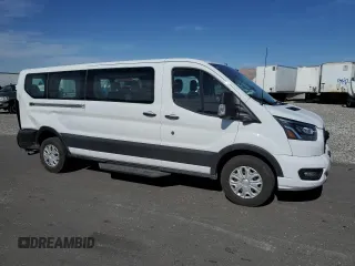 2023 Ford Transit Passenger XL z VIN 1FBAX2Y89PKA49027, wystawiony jako Copart lot #58159815 z przebiegiem 48 648 mil mil oraz Czysty tytuł • Clean title. Historia ofert i sprzedaży dostępna na DreamBid. Obrazek 4.