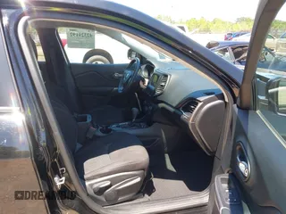2020 Jeep Cherokee Latitude with VIN 1C4PJLCX1LD522106, listed as a IAAI auction lot 42329192 with 54,325 mi miles and . Bid and sale history available at DreamBid. Image 5.