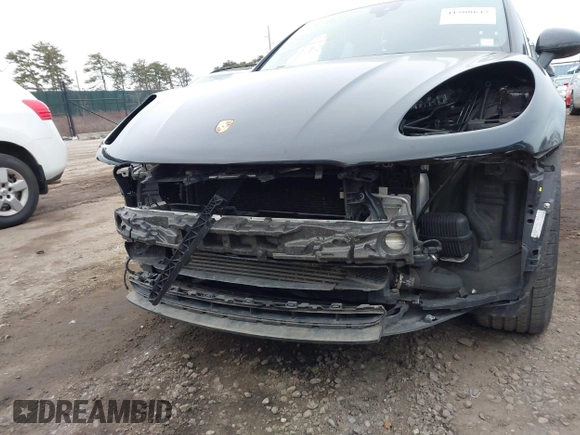 2020 Porsche Macan with VIN WP1AA2A50LLB08353, listed as a IAAI auction lot 41508647 with 52,086 mi miles and . Bid and sale history available at DreamBid. Image 6.