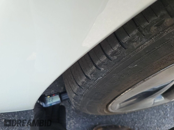 2020 Tesla Model 3 Long Range z VIN 5YJ3E1EB3LF646315, wystawiony jako IAAI lot #42398524 z przebiegiem 51 652 mil mil oraz . Historia ofert i sprzedaży dostępna na DreamBid. Obrazek 3.