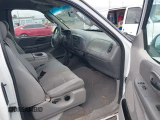 2002 Ford F-150 XL с VIN 1FTRX17W62NB90220, выставлен на аукционе IAAI как лот 42014299 с пробегом 219 264 миль миль и . История ставок и продаж доступна на DreamBid. Изображение 5.