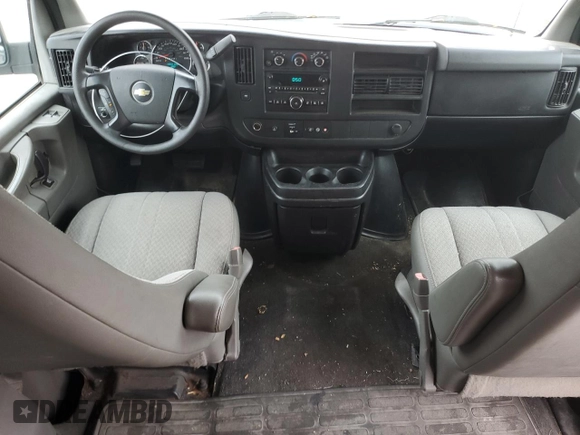 2012 Chevrolet Express Passenger 1LT z VIN 1GAZG1FA7C1125691, wystawiony jako Copart lot #72529024 z przebiegiem 256 684 mil mil oraz Szkoda całkowita • Salvage title. Historia ofert i sprzedaży dostępna na DreamBid. Obrazek 8.