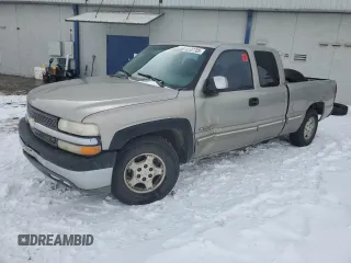 2000 Chevrolet Silverado 1500 LS with VIN 2GCEC19T2Y1279449, listed as a Copart auction lot 43137705 with Not Provided miles and Salvage Title. Bid and sale history available at carsss.com. Image 1.