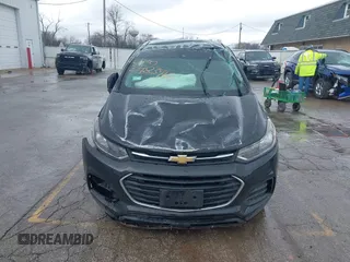 2018 Chevrolet Trax LS with VIN 3GNCJKSB5JL250074, listed as a IAAI auction lot 41727033 with 91,116 mi miles. Bid and sale history available at carsss.com. Image 12.