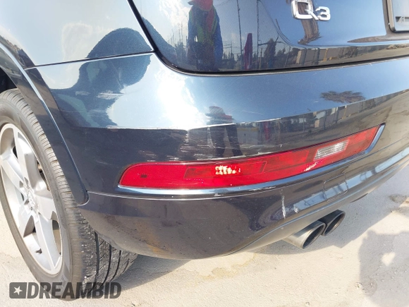 2015 Audi Q3 Premium Plus с VIN WA1EFCFSXFR007096, выставлен на аукционе IAAI как лот 42781603 с пробегом 156 717 миль миль и . История ставок и продаж доступна на DreamBid. Изображение 17.
