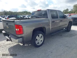 2007 Chevrolet Silverado 1500 LT w/1LT with VIN 3GCEC13J27G510315, listed as a IAAI auction lot 41509767 with 273,602 mi miles. Bid and sale history available at carsss.com. Image 4.