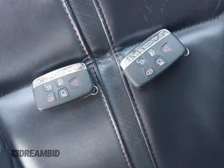2015 Jaguar F-Type R z VIN SAJWA6DA6FMK21764, wystawiony jako IAAI lot #41406202 z przebiegiem 59 253 mil mil oraz . Historia ofert i sprzedaży dostępna na DreamBid. Obrazek 11.