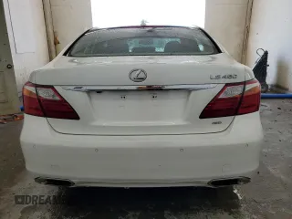 2012 Lexus LS 460 z VIN JTHCL5EF1C5014428, wystawiony jako Copart lot #60993515 z przebiegiem 110 429 mil mil oraz Szkoda całkowita • Salvage title. Historia ofert i sprzedaży dostępna na DreamBid. Obrazek 6.