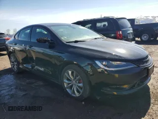 2016 Chrysler 200 S with VIN 1C3CCCBG7GN192986, listed as a Copart auction lot 48104005 with 165,724 mi miles and Clean Title. Bid and sale history available at carsss.com. Image 4.