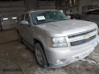 2007 Chevrolet Suburban LT with VIN 1GNFK16357J355897, listed as a IAAI auction lot 41433635 with 265,719 mi miles. Bid and sale history available at carsss.com. Image 1.