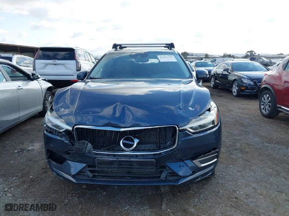 2018 Volvo XC60 Momentum with VIN YV4102RK1J1003714, listed as a IAAI auction lot 41446199 with 72,626 mi miles. Bid and sale history available at carsss.com. Image 12.