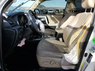 2017 Toyota 4Runner SR5 z VIN JTEZU5JR2H5151051, wystawiony jako Copart lot #50591815 z przebiegiem Nie podano mil oraz Szkoda całkowita • Salvage title. Historia ofert i sprzedaży dostępna na DreamBid. Obrazek 7.