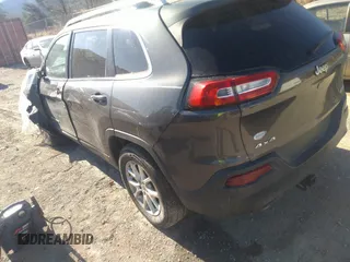 2015 Jeep Cherokee Latitude with VIN 1C4PJMCB5FW784536, listed as a IAAI auction lot 41667686 with 194,422 mi miles and . Bid and sale history available at carsss.com. Image 3.