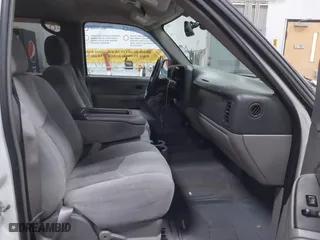 2005 Chevrolet Avalanche Z71 with VIN 3GNEK12Z45G118046, listed as a IAAI auction lot 41838447 with 203,799 mi miles. Bid and sale history available at carsss.com. Image 5.
