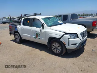 2022 Nissan Frontier SV z VIN 1N6ED1EJ1NN645801, wystawiony jako IAAI lot #42539585 z przebiegiem Nie podano mil oraz . Historia ofert i sprzedaży dostępna na DreamBid. Obrazek 1.
