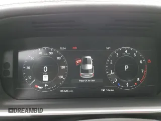 2020 Land Rover Range Rover z VIN SALGR2SU3LA587298, wystawiony jako Copart lot #50567405 z przebiegiem 13 645 mil mil oraz Szkody całkowita. Historia ofert i sprzedaży dostępna na DreamBid. Obrazek 9.
