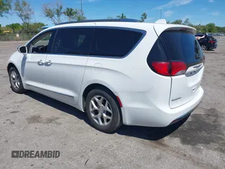 2020 Chrysler Pacifica Limited z VIN 2C4RC1GG9LR139786, wystawiony jako IAAI lot #41857783 z przebiegiem 105 182 mil mil oraz . Historia ofert i sprzedaży dostępna na DreamBid. Obrazek 3.