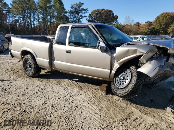 2000 GMC Sonoma SLS with VIN 1GTDT19W8Y8172036, listed as a Copart auction lot 77854974 with Not Provided miles and Salvage Title. Bid and sale history available at DreamBid. Image 4.