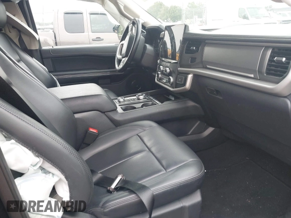 2024 Ford Expedition Max XLT with VIN 1FMJK1J86REA09662, listed as a IAAI auction lot 42434684 with 42,118 mi miles and . Bid and sale history available at DreamBid. Image 5.