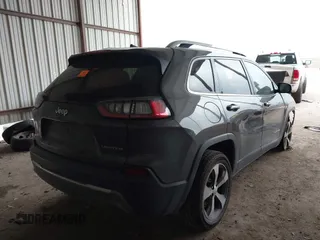 2020 Jeep Cherokee Limited z VIN 1C4PJLDBXLD587216, wystawiony jako IAAI lot #41941781 z przebiegiem Nie podano mil oraz . Historia ofert i sprzedaży dostępna na DreamBid. Obrazek 4.