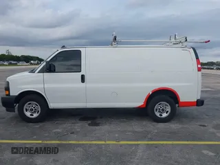 2022 GMC Savana Cargo Van with VIN 1GTW7AF75N1149215, listed as a IAAI auction lot 41307350 with 117,793 mi miles. Bid and sale history available at carsss.com. Image 14.