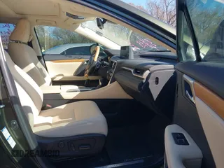 2022 Lexus RX 350 z VIN 2T2HZMDA9NC345426, wystawiony jako IAAI lot #40806565 z przebiegiem 17 592 mil mil oraz . Historia ofert i sprzedaży dostępna na DreamBid. Obrazek 5.