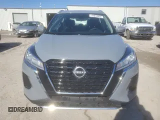 2024 Nissan Kicks SV with VIN 3N1CP5CVXRL554615, listed as a Copart auction lot 44043855 with 2,214 mi miles and Salvage Title. Bid and sale history available at carsss.com. Image 5.