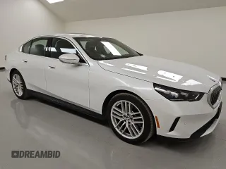 2025 BMW 5 Series 530i with VIN WBA43FJ03SCT70402, listed as a Copart auction lot 53052435 with 11,640 mi miles and Clean Title. Bid and sale history available at carsss.com. Image 4.