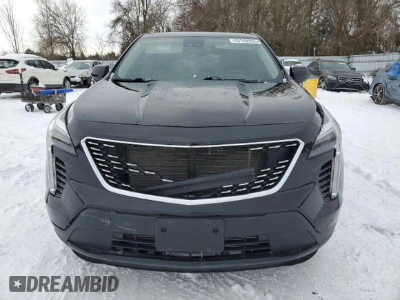 2022 Cadillac XT4 FWD Luxury z VIN 1GYAZAR48NF163967, wystawiony jako Copart lot #43148925 z przebiegiem 58 788 mil mil oraz Czysty tytuł • Clean title. Historia ofert i sprzedaży dostępna na DreamBid. Obrazek 5.