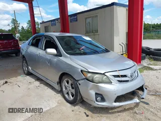 2013 Toyota Corolla L with VIN 5YFBU4EE6DP180217, listed as a IAAI auction lot 40368485 with Not Provided miles. Bid and sale history available at carsss.com. Image 1.