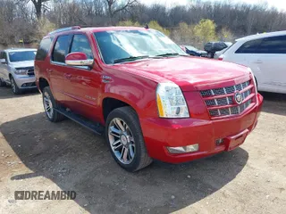 2013 Cadillac Escalade Premium with VIN 1GYS4CEF1DR296895, listed as a IAAI auction lot 42029447 with 77,357 mi miles. Bid and sale history available at carsss.com. Image 1.