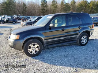 2004 Ford Escape XLT with VIN 1FMYU031X4KB40235, listed as a Copart auction lot 88357735 with 186,797 mi miles and Salvage Title. Bid and sale history available at carsss.com. Image 1.