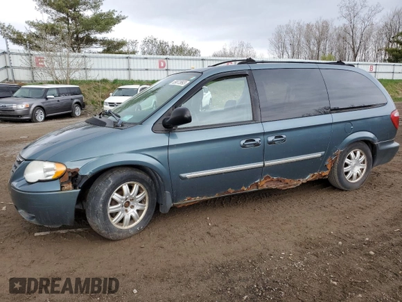 2005 Chrysler Town & Country Touring with VIN 2C4GP54L75R190582, listed as a Copart auction lot 69073993 with 211,299 mi miles and Clean Title. Bid and sale history available at carsss.com. Image 1.