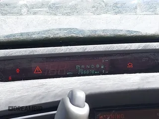 2002 Toyota Prius z VIN JT2BK18UX20064879, wystawiony jako IAAI lot #42303003 z przebiegiem 266 878 mil mil oraz . Historia ofert i sprzedaży dostępna na DreamBid. Obrazek 7.