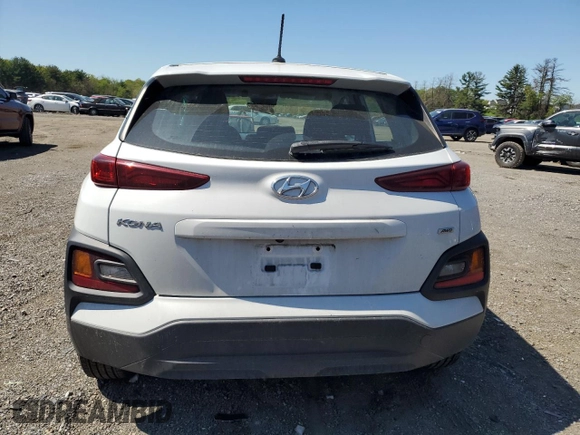 2021 Hyundai Kona SE z VIN KM8K1CAA7MU659637, wystawiony jako Copart lot #54394795 z przebiegiem 90 366 mil mil oraz Szkody całkowita. Historia ofert i sprzedaży dostępna na DreamBid. Obrazek 6.